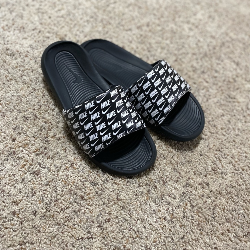 Nike Slides - Size 10